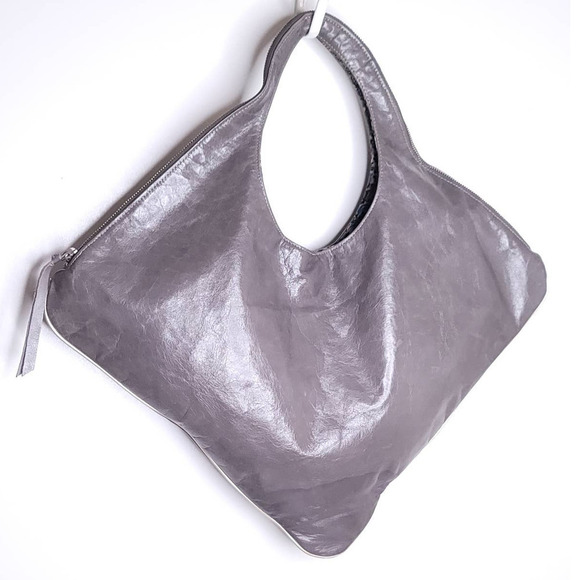 ARZA DESIGN Diamond Shoulder Bag in Grey with Pearl Trim - Picture 5 of 11